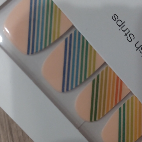 New Color Street nail strips, Rainbow Rhythm set. - Picture 5 of 8